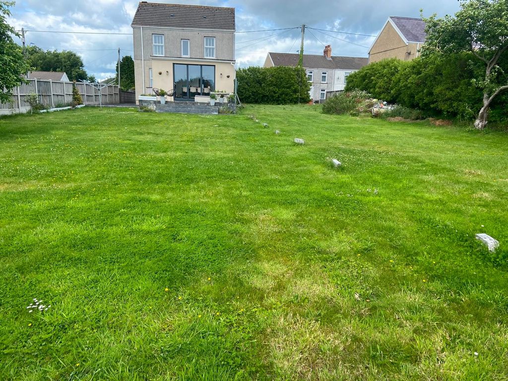 Property photo 3 of 21