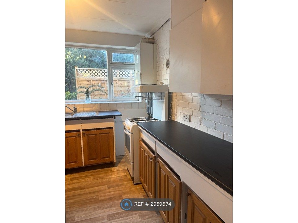 Property photo 2 of 3