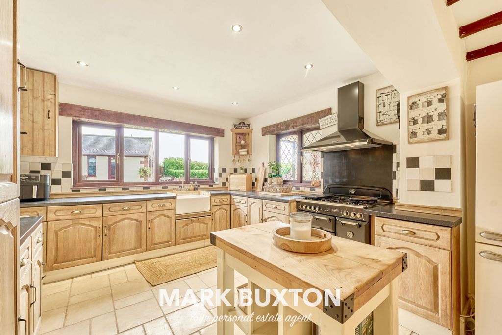 Property photo 2 of 44