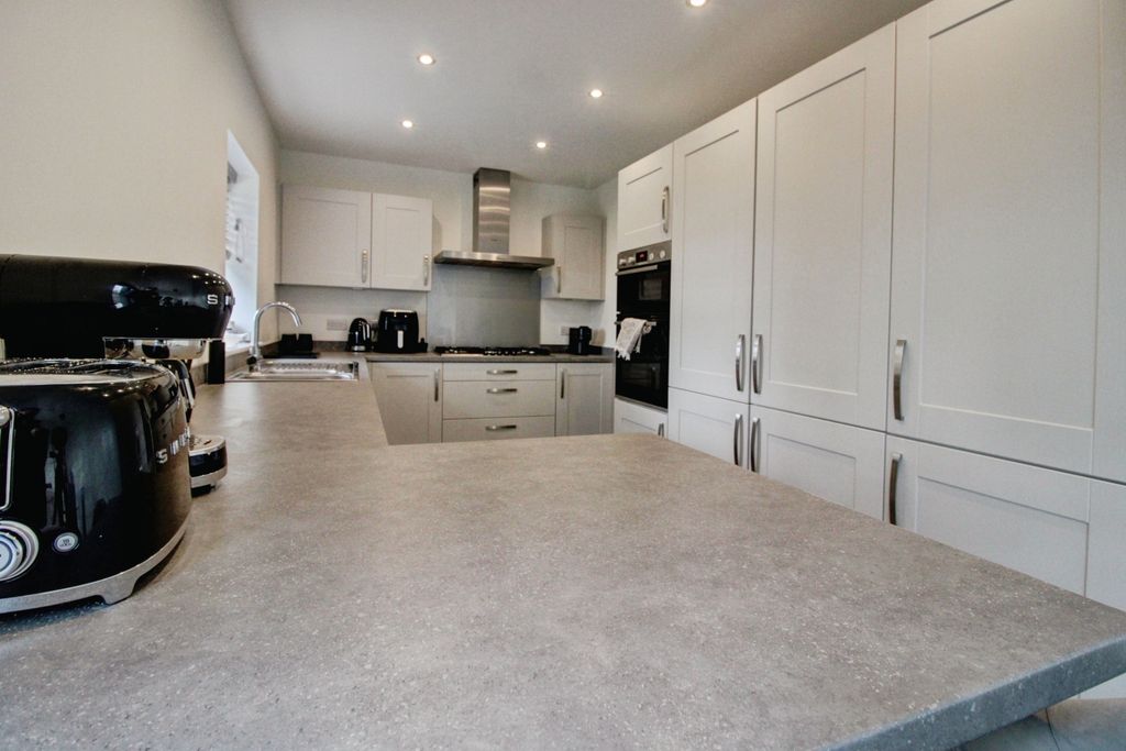 Property photo 3 of 23 06c49d3A-Img_8787_8_9