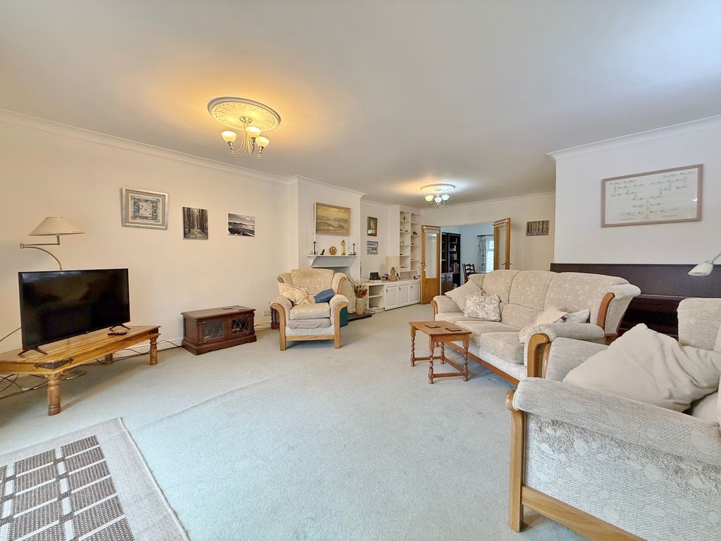 Property photo 3 of 23