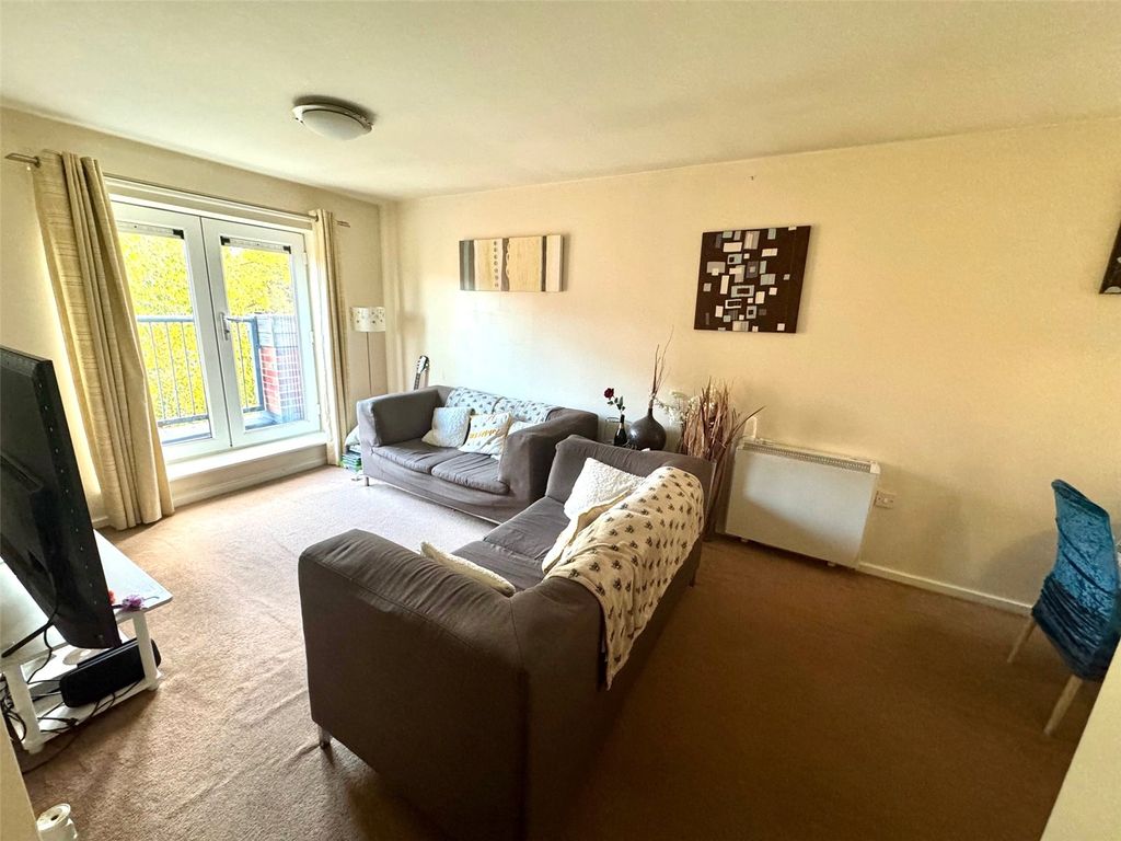 Property photo 3 of 8 Picture No. 04