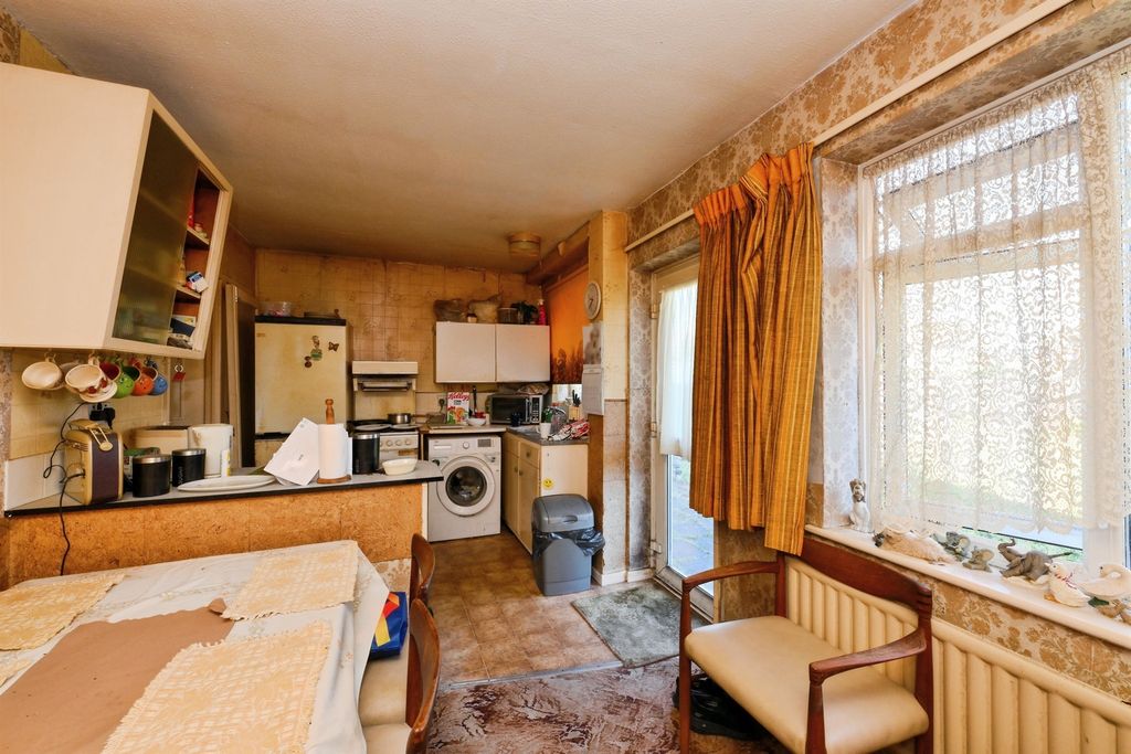 Property photo 3 of 16