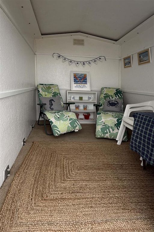 Property photo 2 of 9 Interior