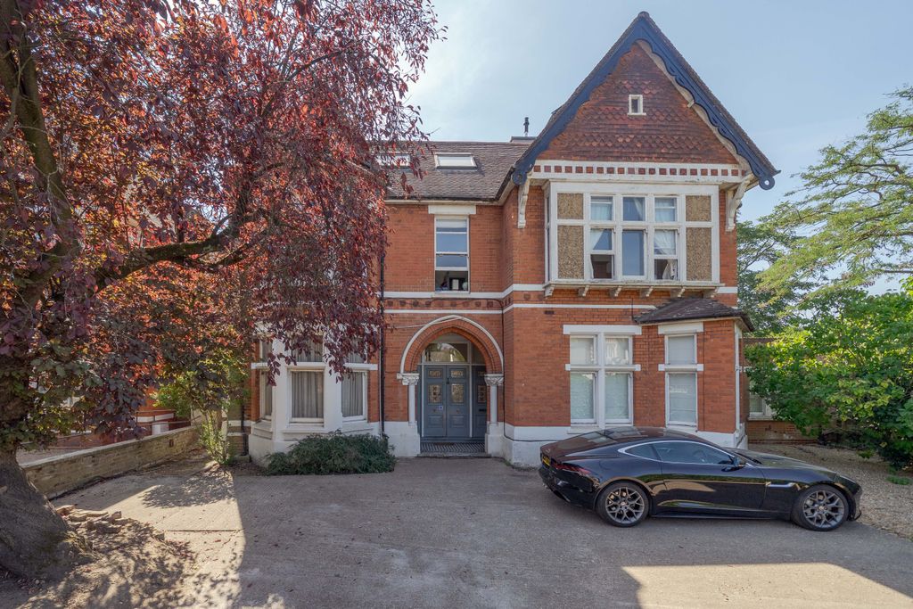 Property photo 1 of 10