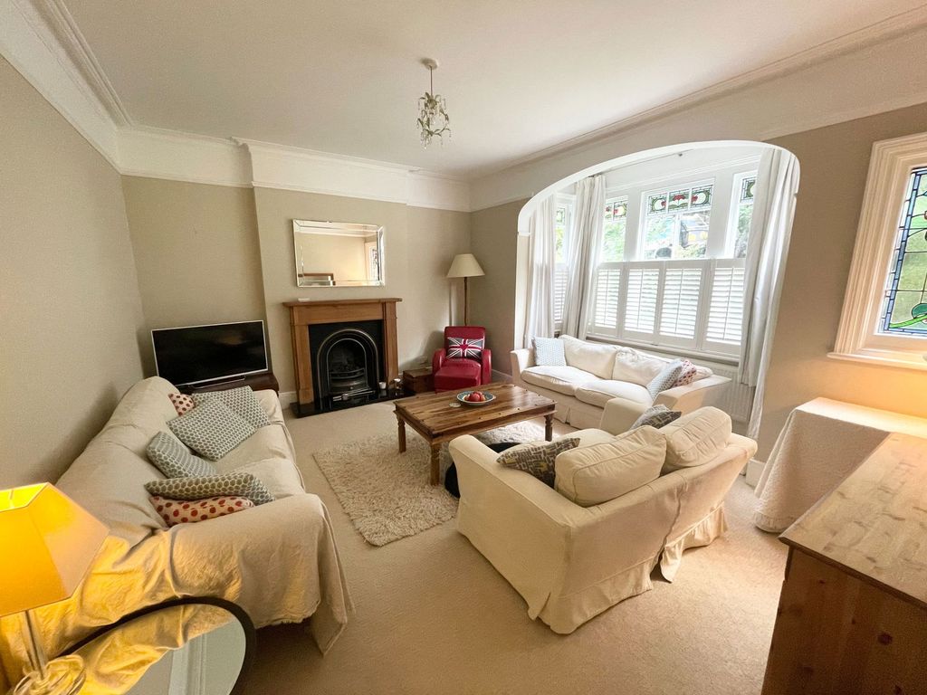 Property photo 2 of 12
