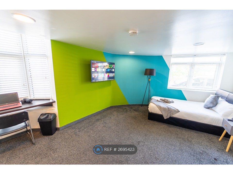 Property photo 1 of 28