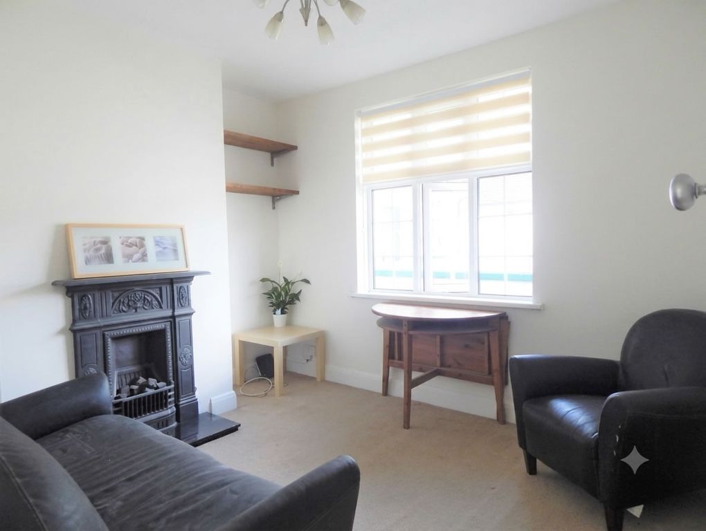 Property photo 2 of 10 London39484Leasehold Qs.Jpg