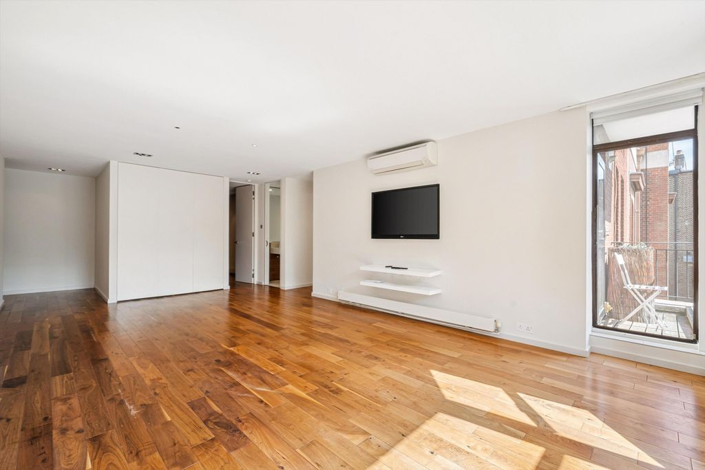 Property photo 3 of 17 Image