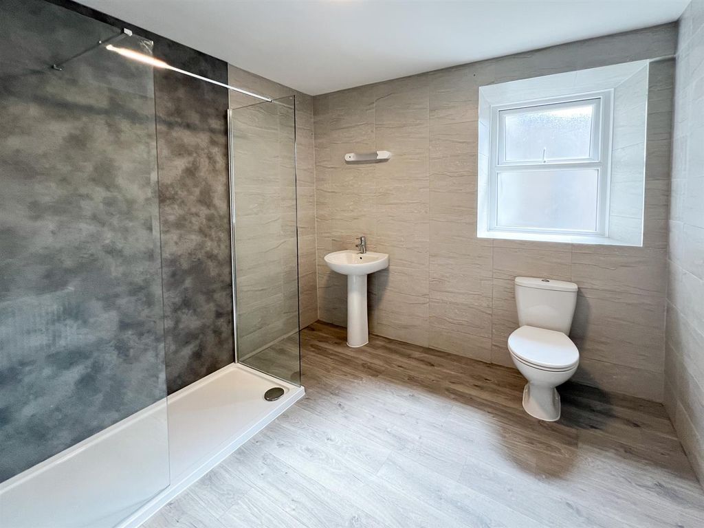 Additional image 7 of 3 bed flat to rentFlat 3, Samuel Webbs, Marina Road, Douglas IM1