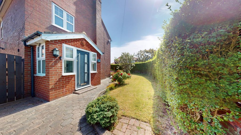 Property photo 2 of 33 5322573