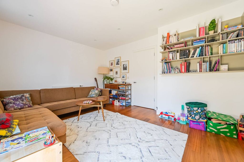 Property photo 3 of 22
