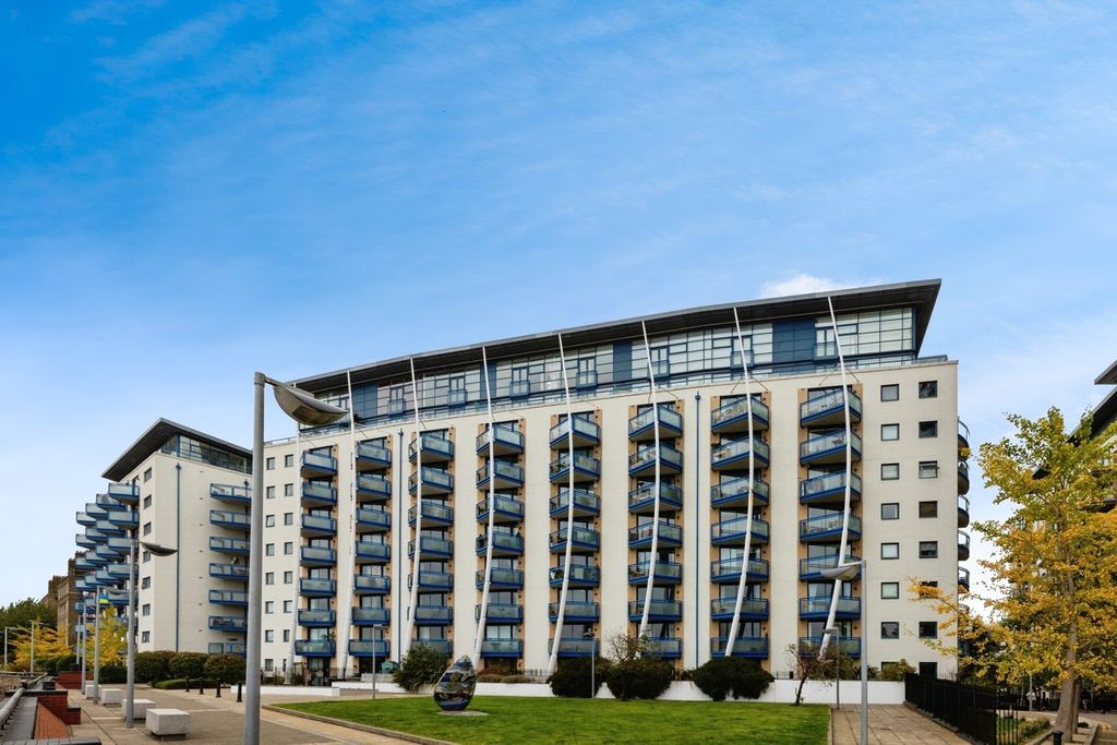 Property photo 1 of 28