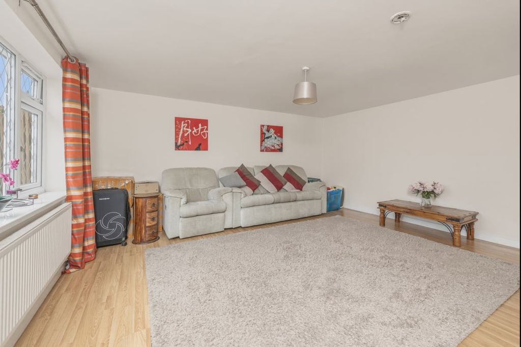 Property photo 3 of 38