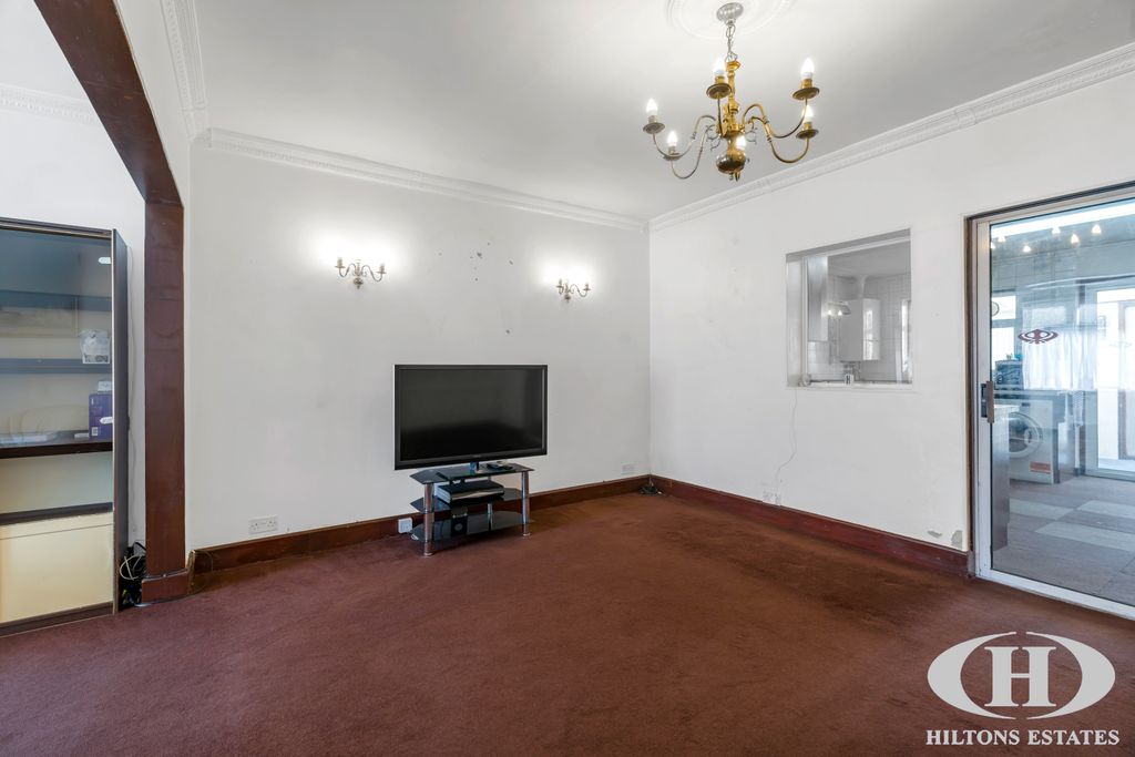 Property photo 3 of 16