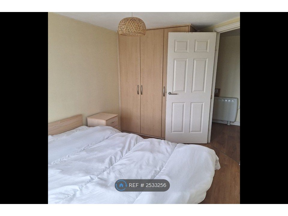Property photo 2 of 6 Wardrobe In Room 1