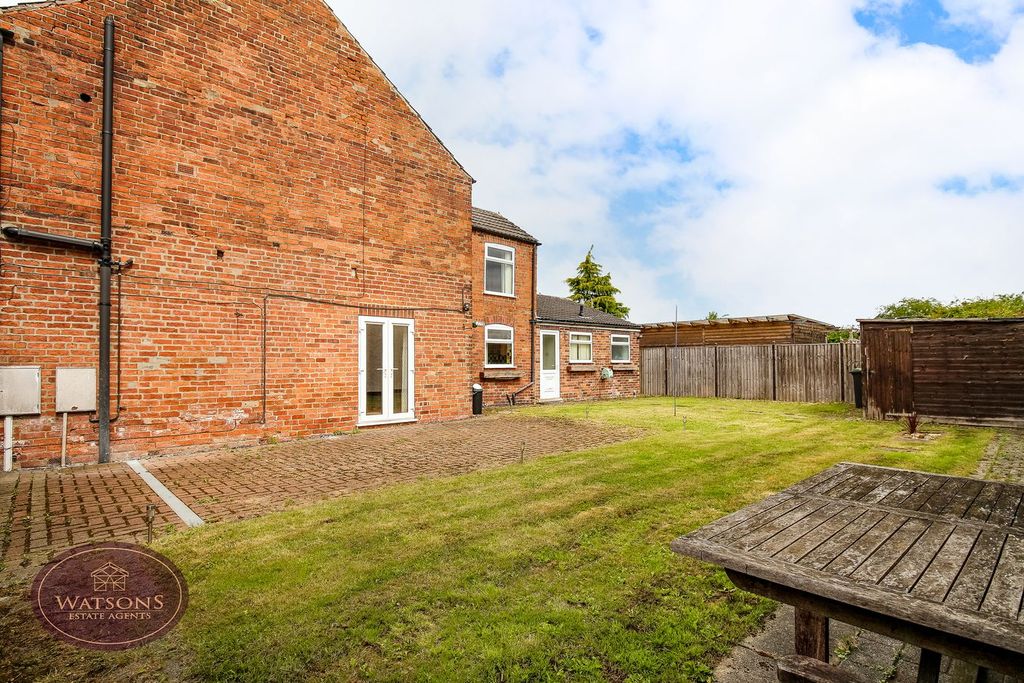 Property photo 2 of 24