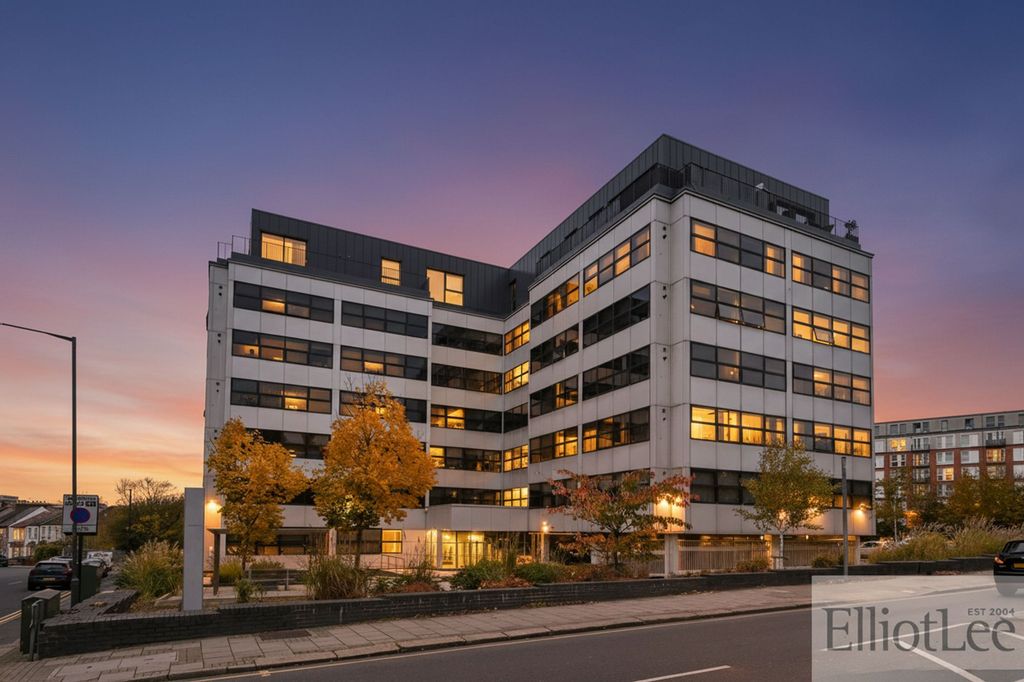 Property photo 1 of 12