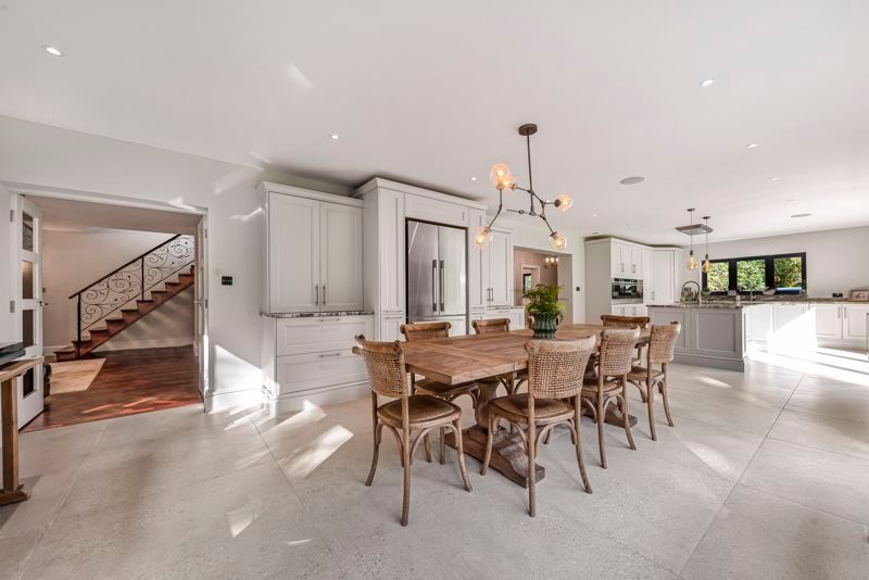 Property photo 3 of 35 Photo 45