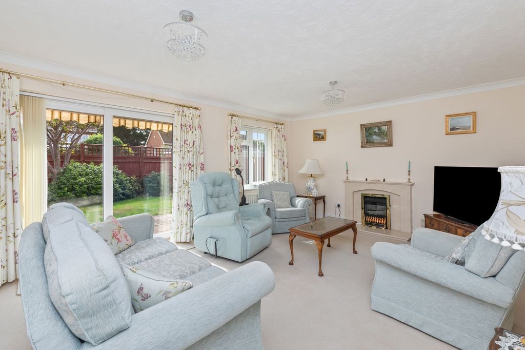 Property photo 2 of 14