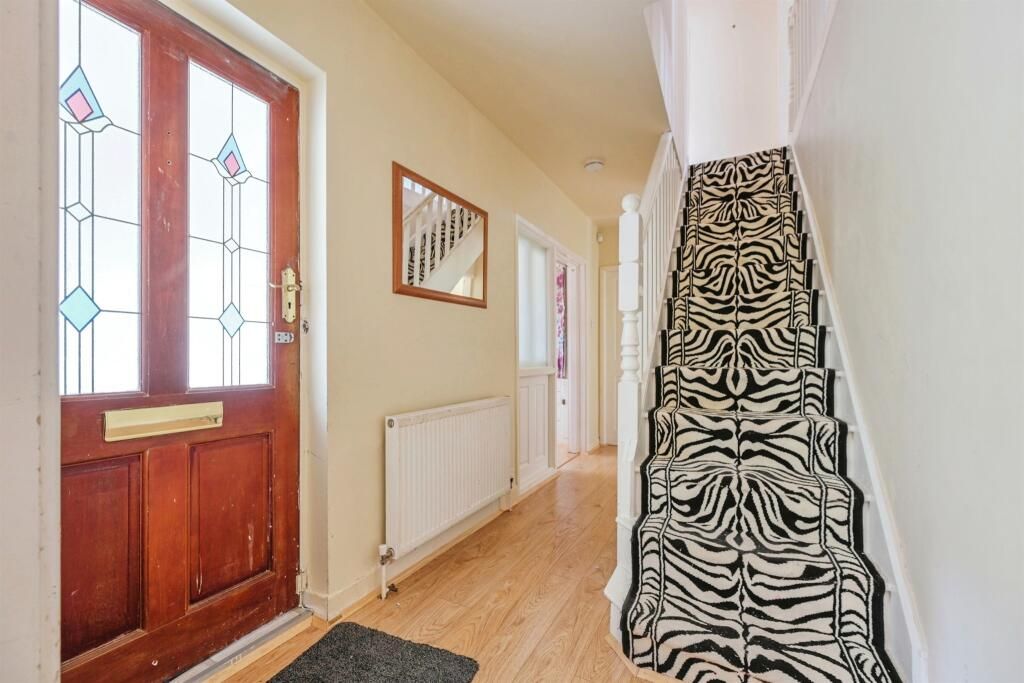 Property photo 2 of 17 Image