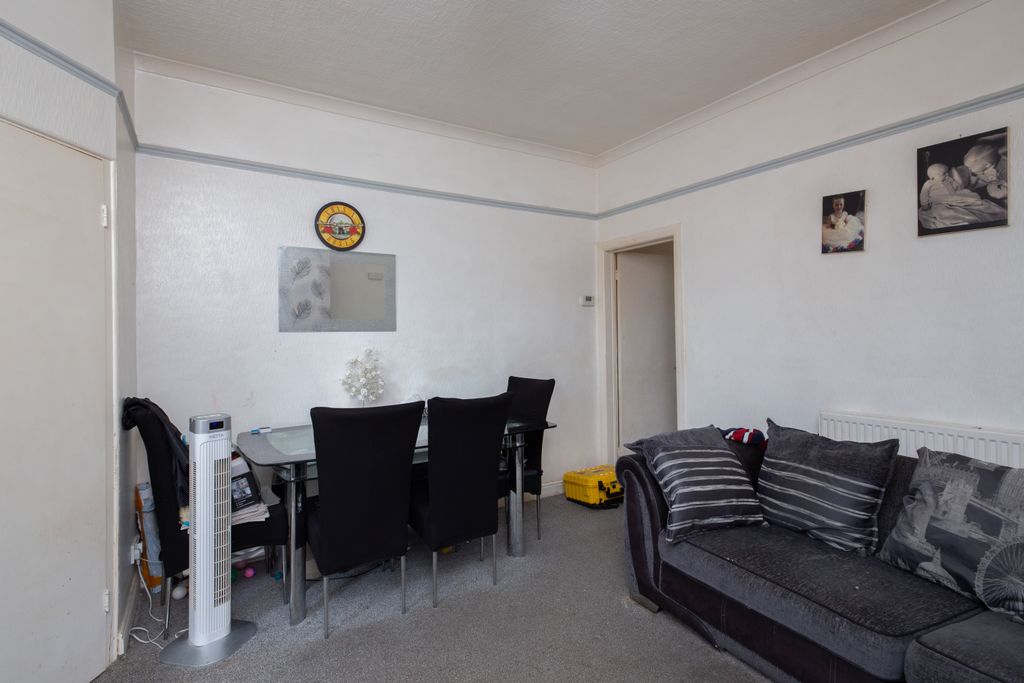 Property photo 3 of 22