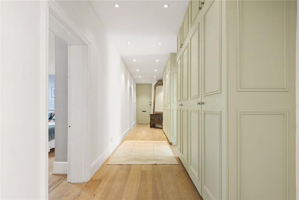Property photo 3 of 15 Hallway