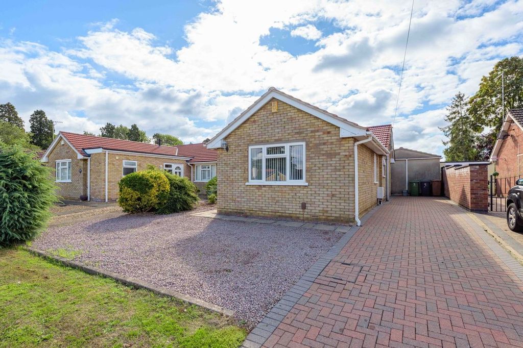 Property photo 2 of 21