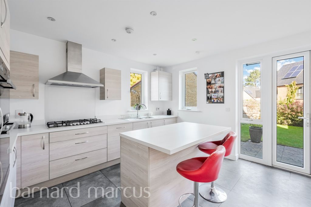 Property photo 3 of 13