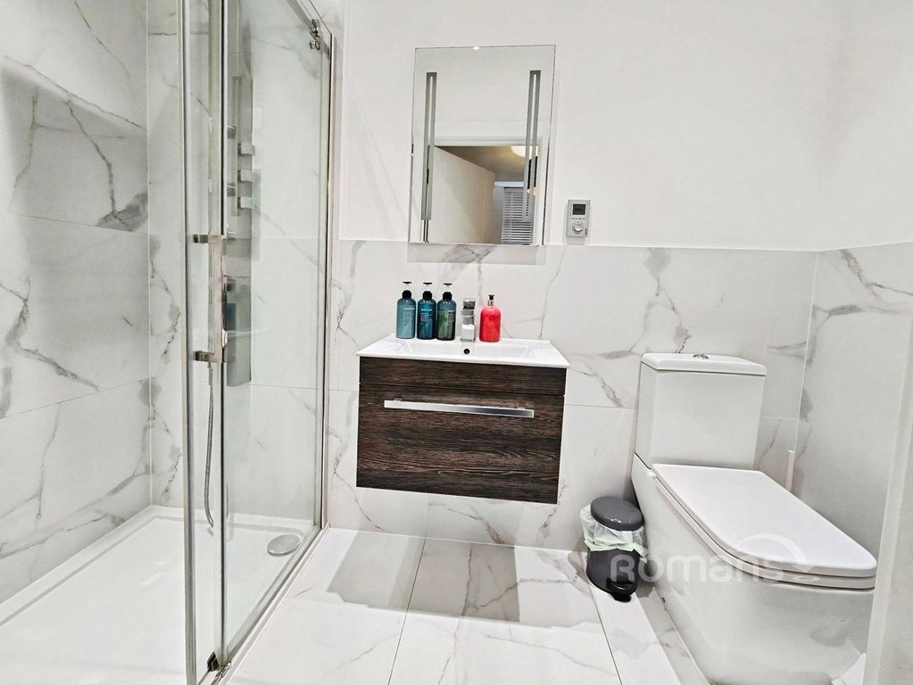 Property photo 3 of 8 Pbox-Img.Jpg