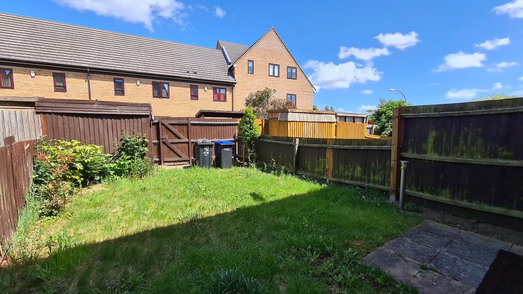 Property photo 2 of 10 Garden