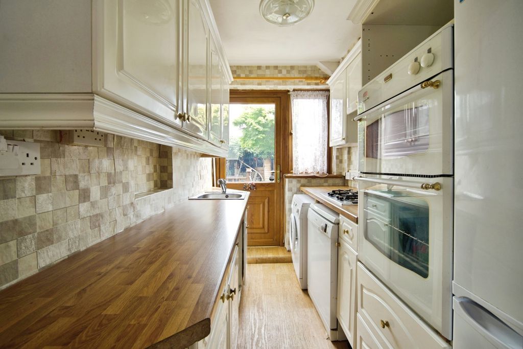 Property photo 3 of 19 Pbox-Img.Jpg