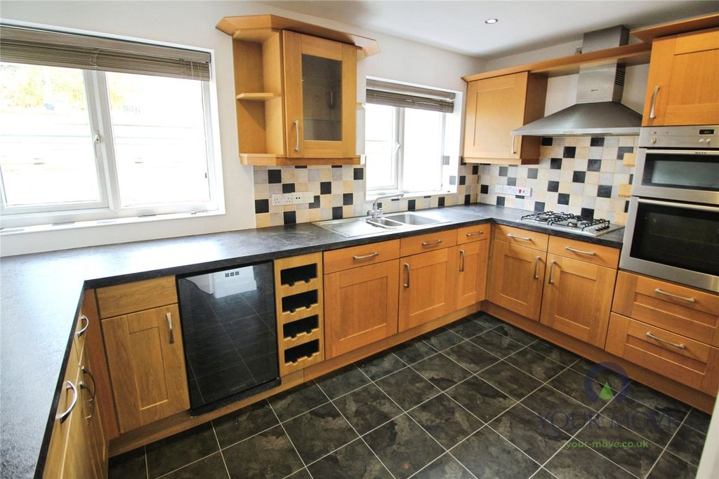 Property photo 2 of 22 Picture No. 23