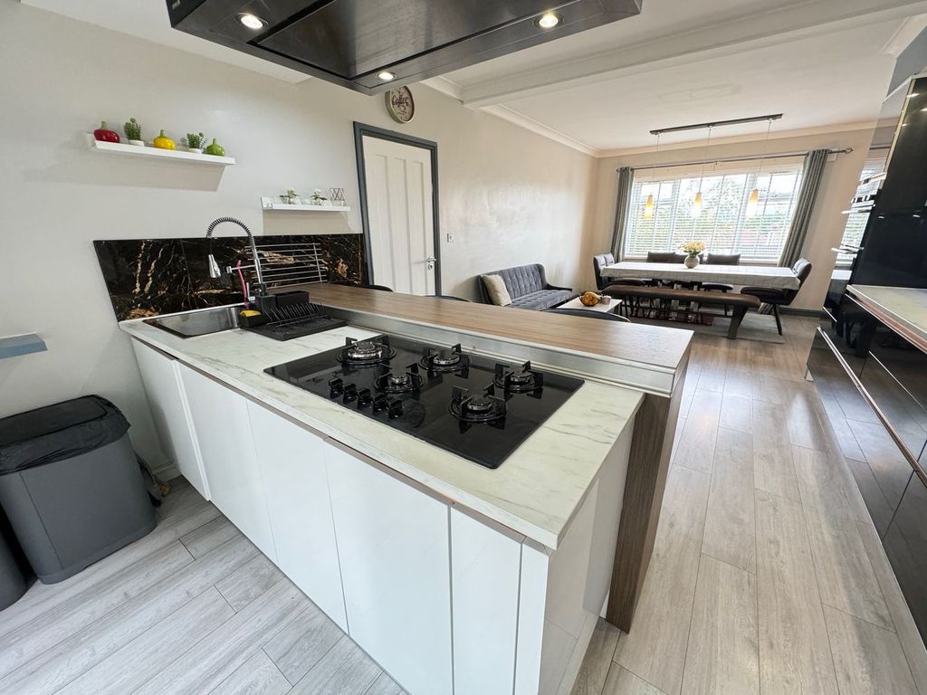 Property photo 2 of 44