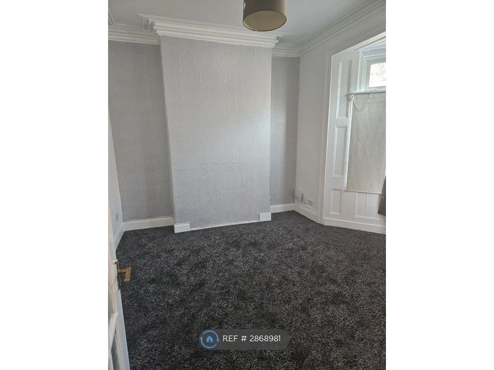 Property photo 1 of 8 Lounge