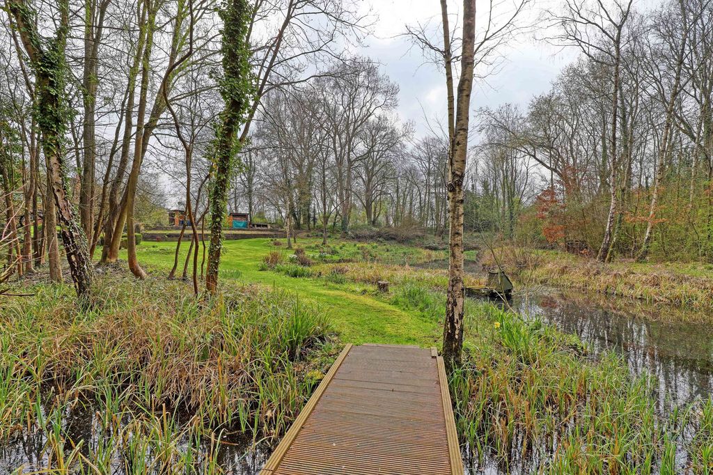Additional image 13 of 5 bed detached house for saleWinter Hill Road, Maidenhead SL6