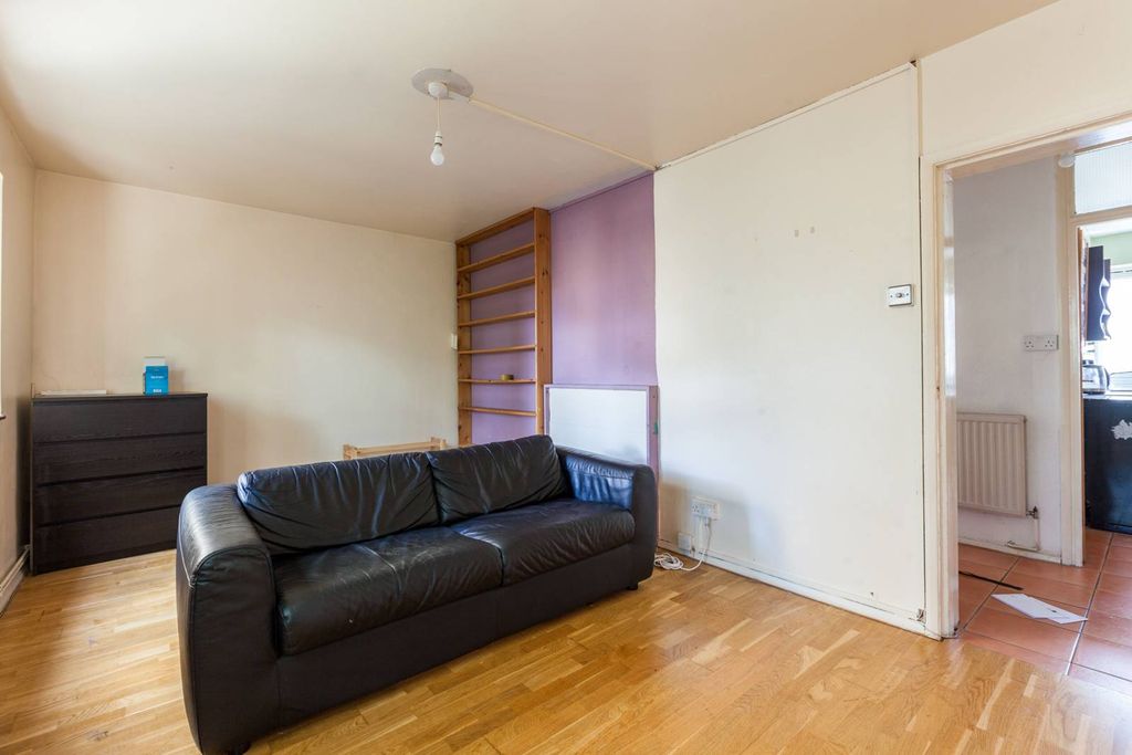 Property photo 3 of 6