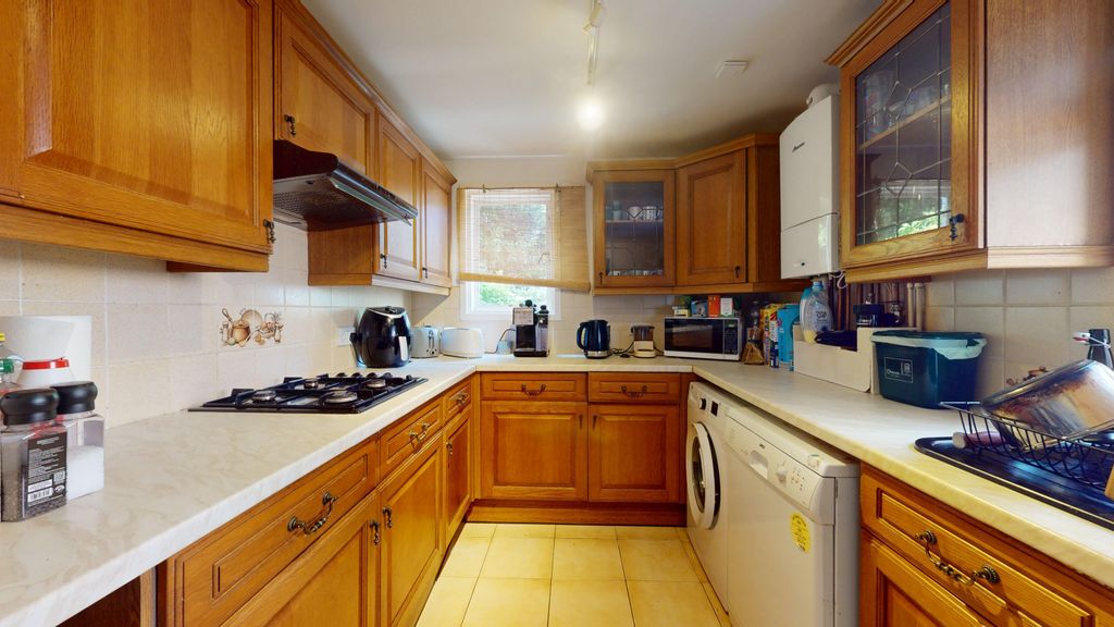Property photo 3 of 8 Kitchen- Angle 1