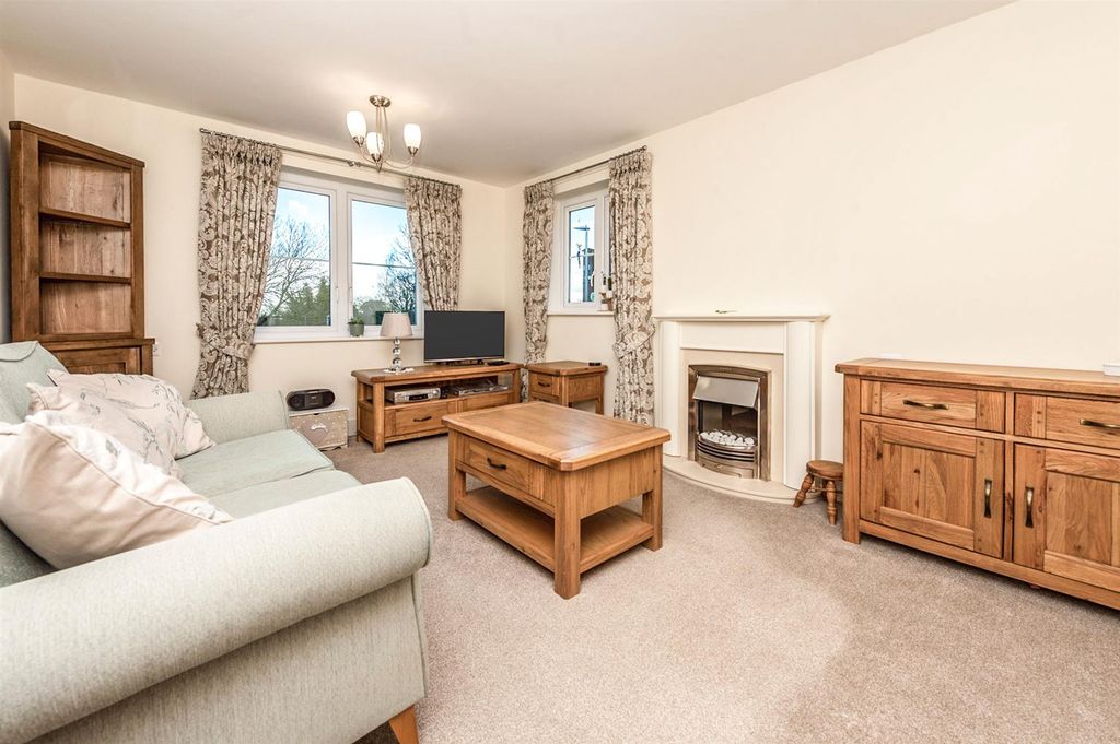 Property photo 1 of 17 5E9305F6-6F2c-4B22-Aeef-0Df28760Ca59.Jpg