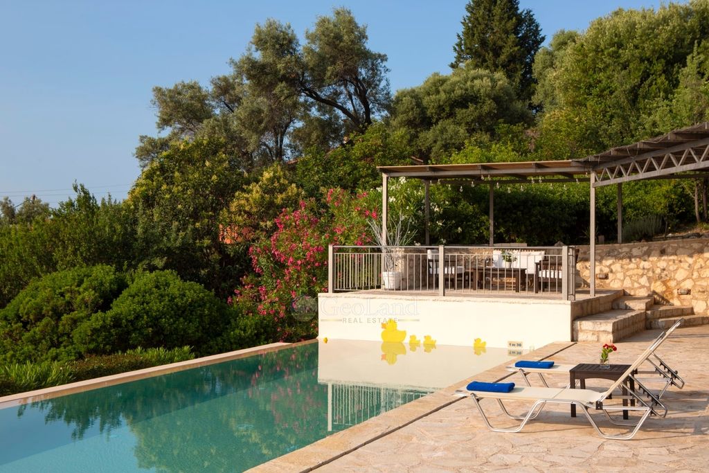 Property photo 2 of 38