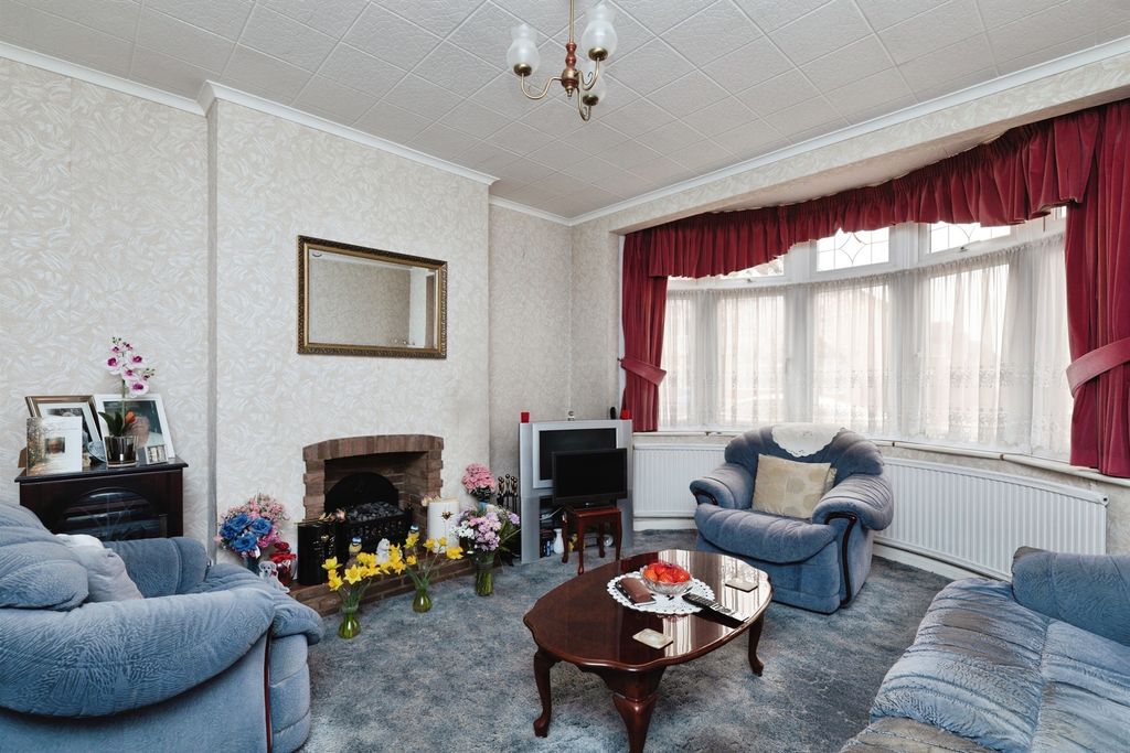 Property photo 2 of 14