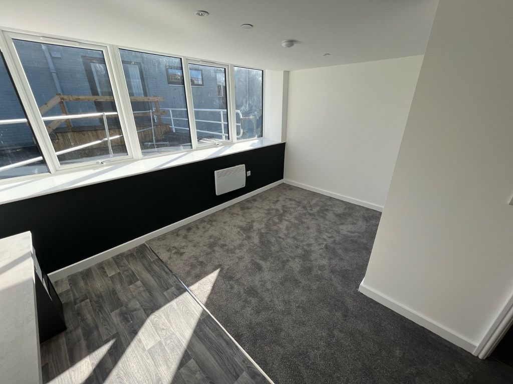 Property photo 3 of 4 Picture No. 06