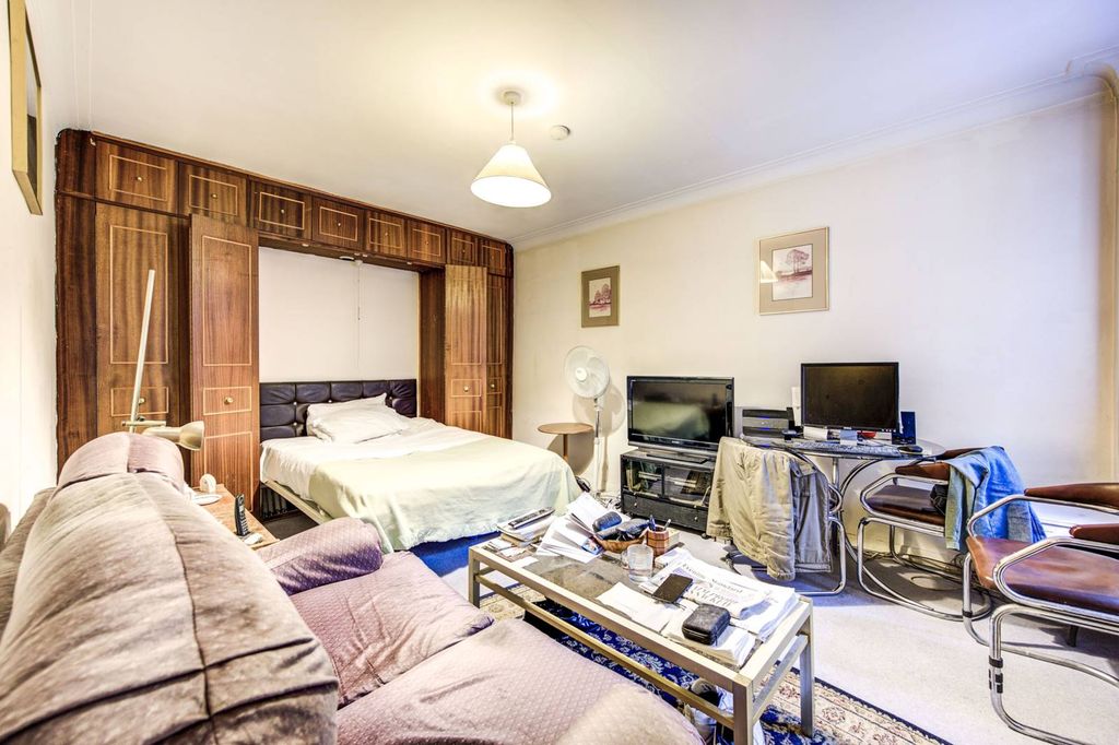 Property photo 1 of 3