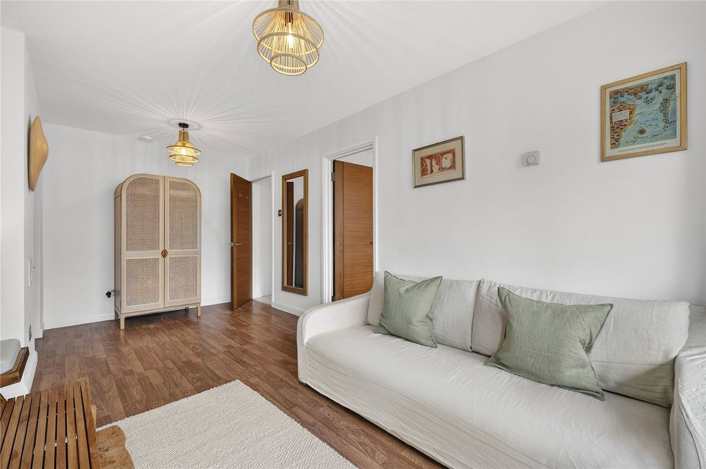 Property photo 3 of 8 Picture No. 19