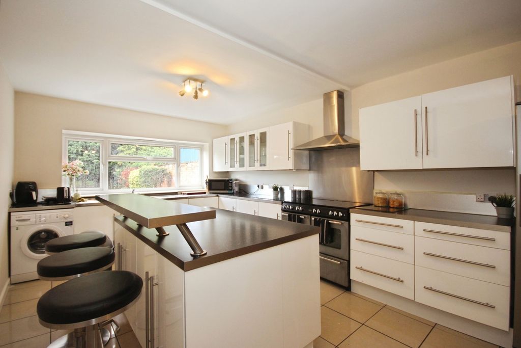 Property photo 2 of 19 Photo