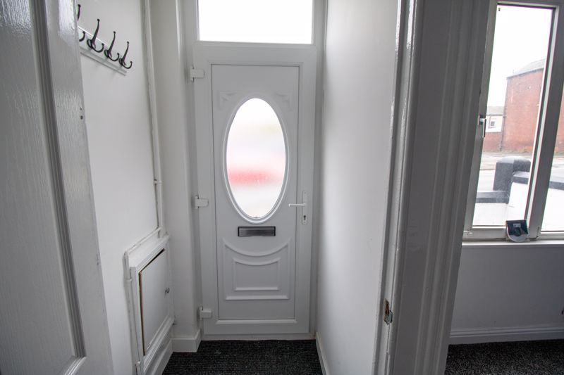 Property photo 2 of 11 Entrance Vestibule