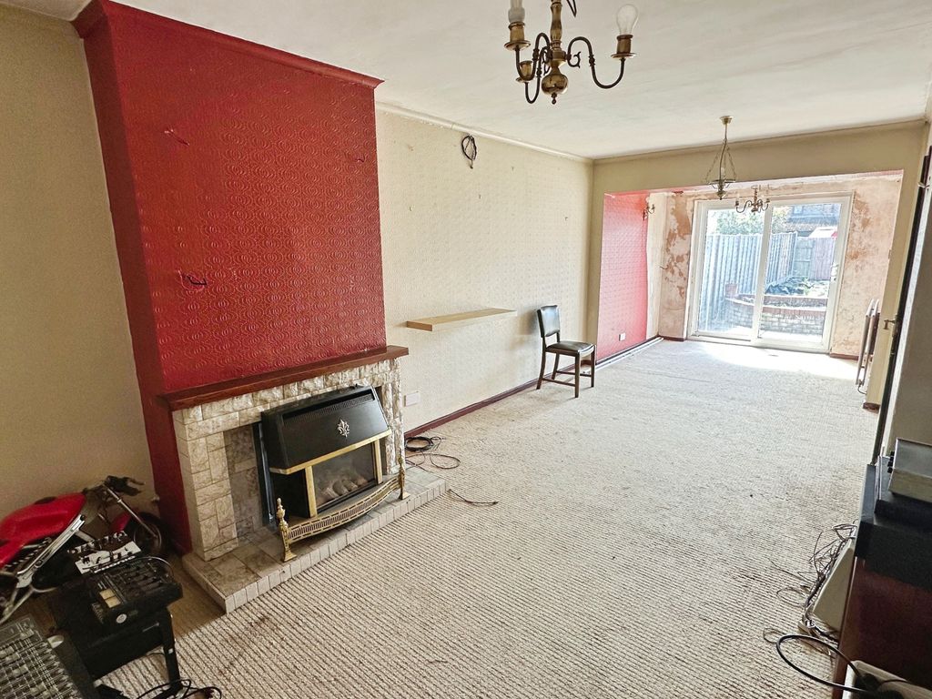 Property photo 2 of 8 Sitting/Dining Room
