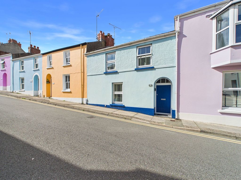 Property photo 1 of 17