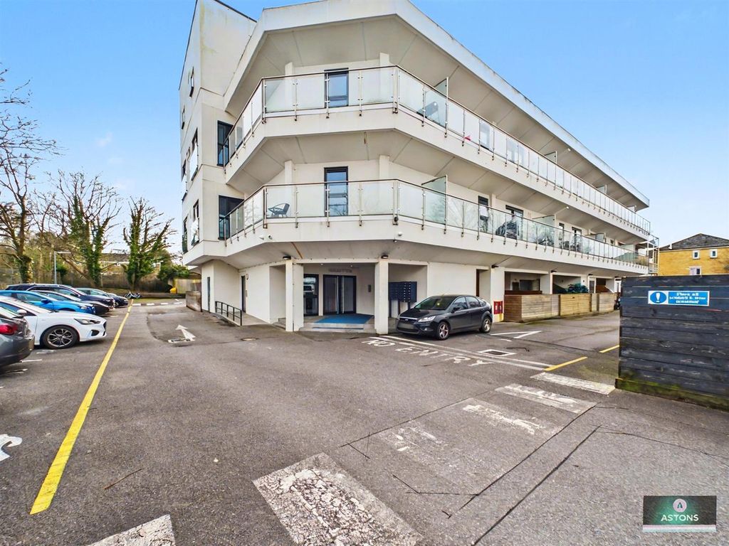 Property photo 1 of 14 Cam02067G0-Pr0177-Still016.Jpg