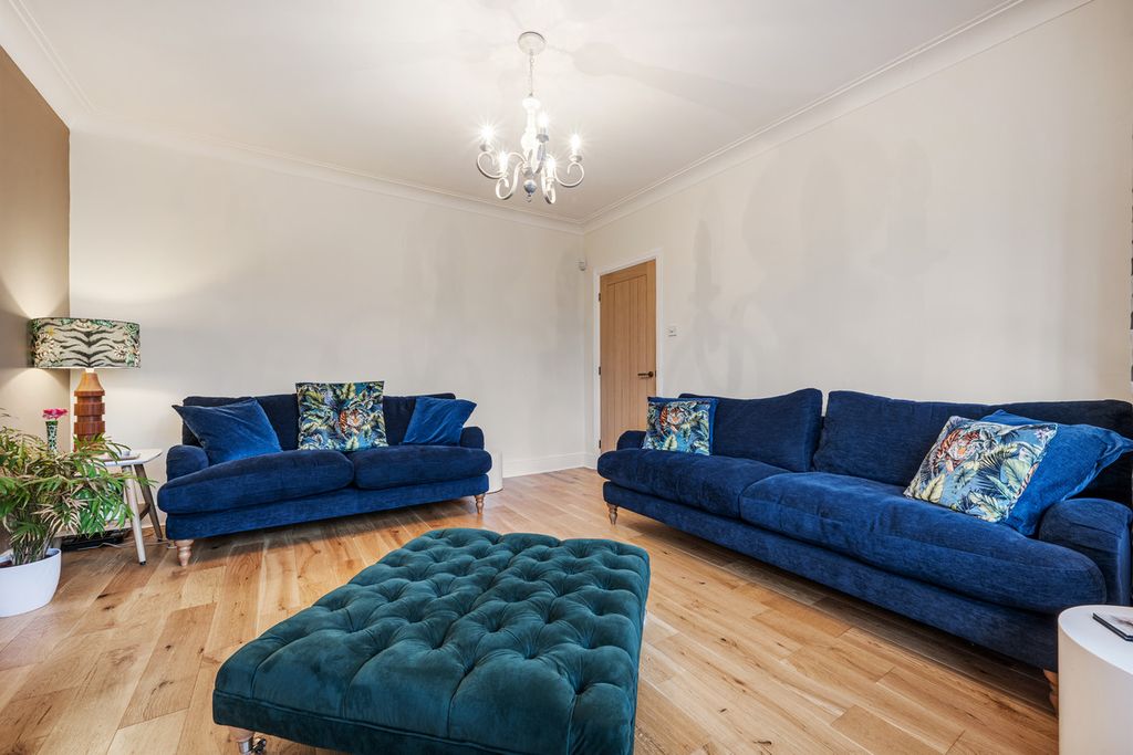 Property photo 3 of 31